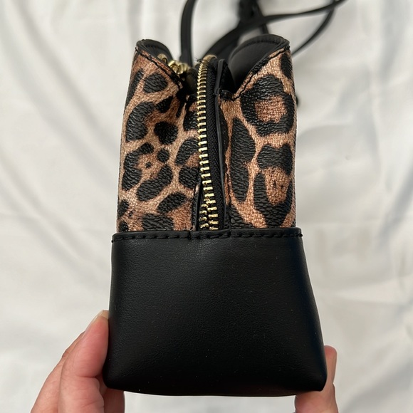 Nine West Crossbody - Picture 6 of 11